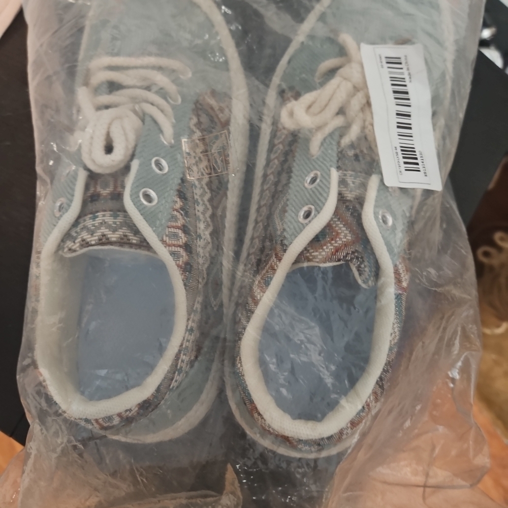 Blue and Brown Suede Sneakers with Classic Design